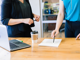 Arkusz z tworzywa sztucznego PP / PESheet Rolki do tacek na żywność Arkusz z tworzywa sztucznego PP / PESheet Rolki do tacek na żywność